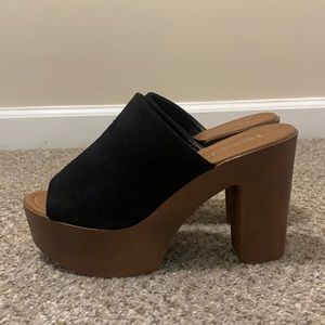 Black/Tan Heel
